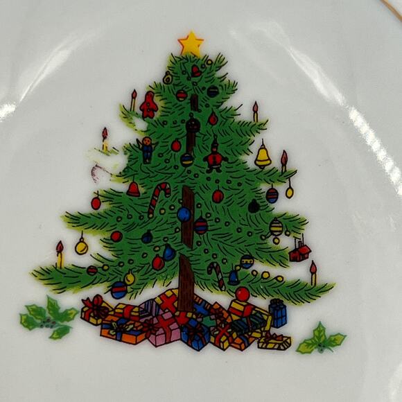 Whimsical Holiday Lidded Trinket Dish Christmas Tree & Tealight Candles - Picture 2 of 10